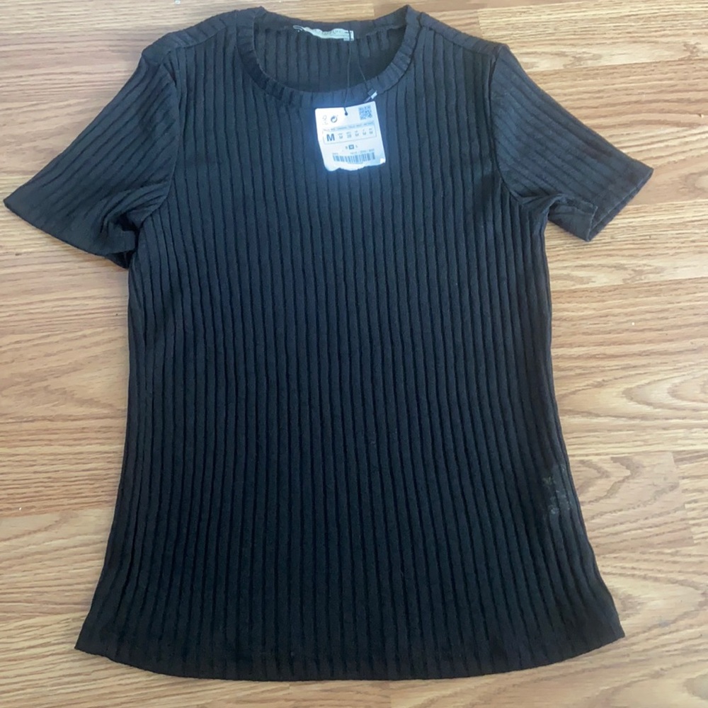 Mesh black top in size M